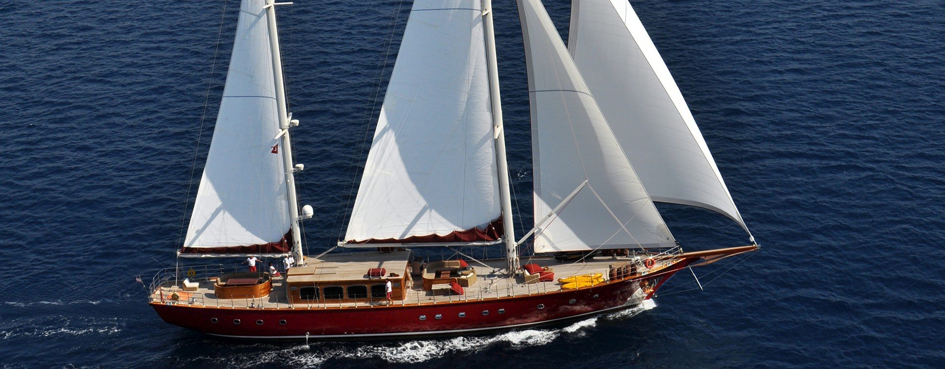 classic sailing yacht charter