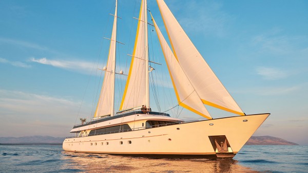 Anima Maris Sailing Yacht