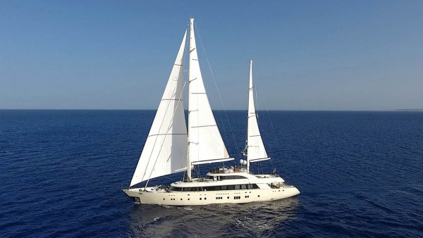 Aresteas Sailing Yacht