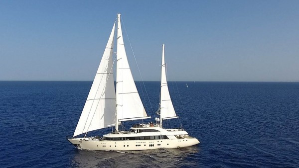 Sailing Yacht Aresteas