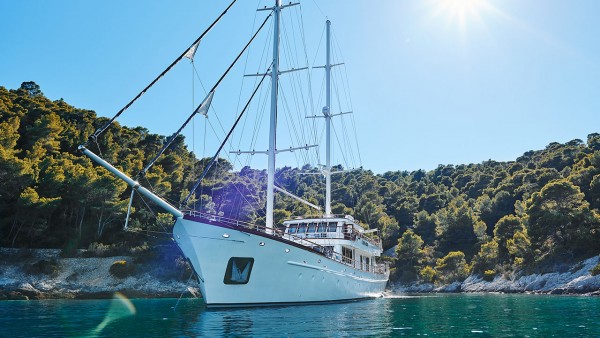 Sailing Yacht Corsario