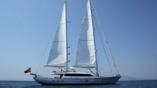 Glorious Sailing Yacht