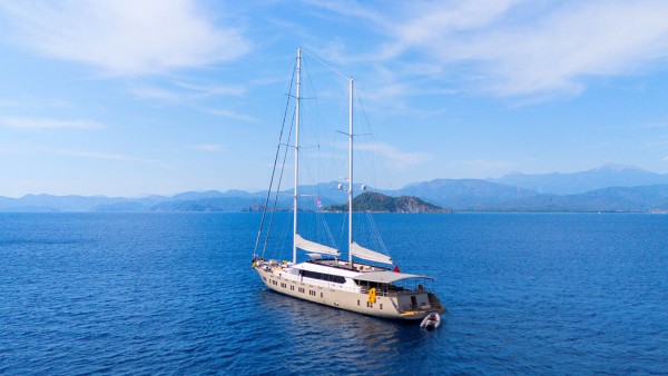 Sailing Yacht King of the Sea