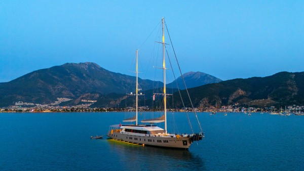 Sailing Yacht King of the Sea