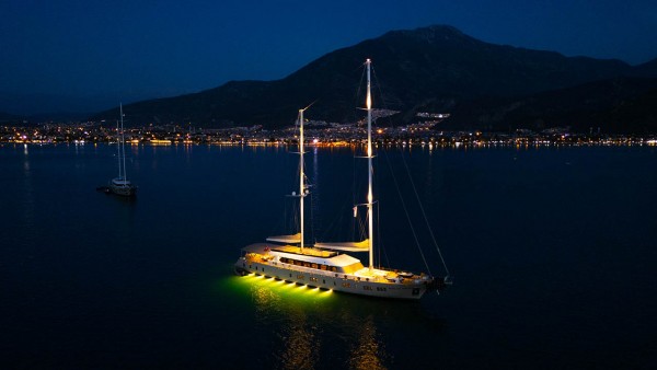 Sailing Yacht King of the Sea