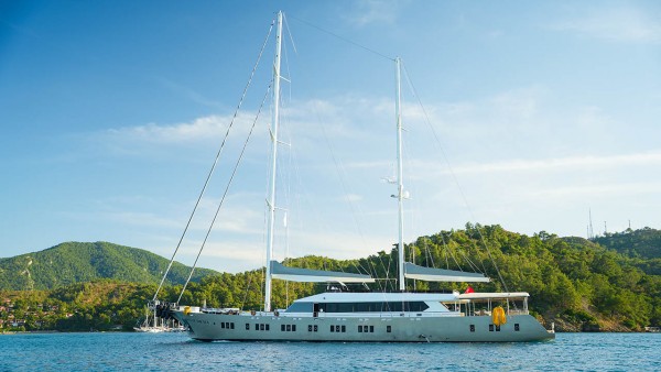 Sailing Yacht King of the Sea