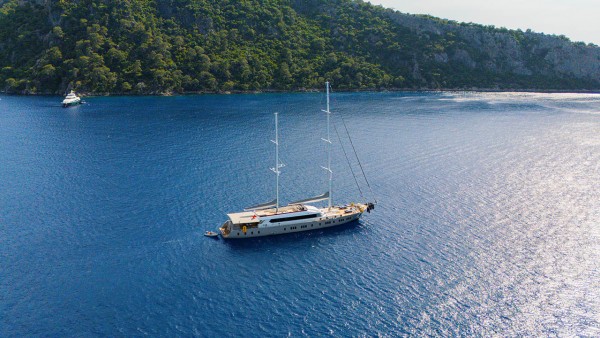 Sailing Yacht King of the Sea