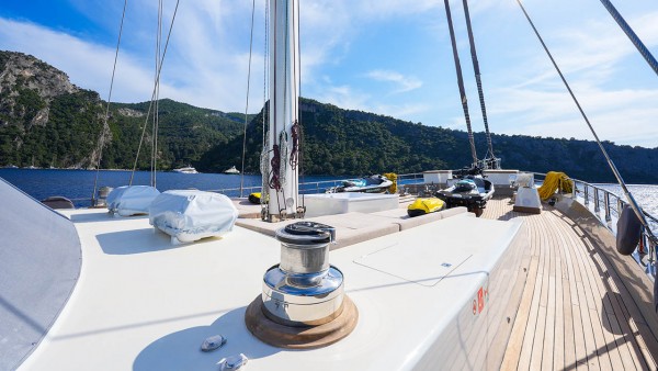Sailing Yacht King of the Sea