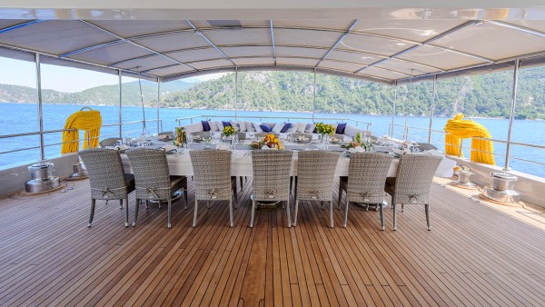 Sailing Yacht King of the Sea