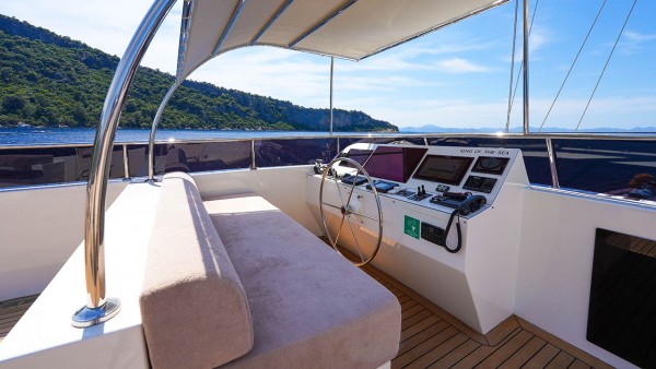 Sailing Yacht King of the Sea