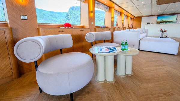 Sailing Yacht King of the Sea