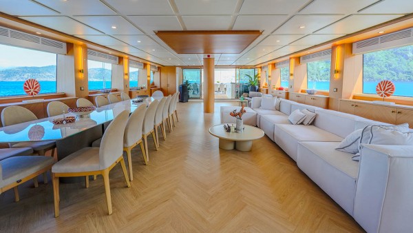 Sailing Yacht King of the Sea