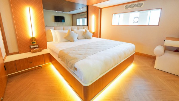 Sailing Yacht King of the Sea