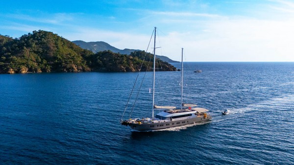 Sailing Yacht King of the Sea