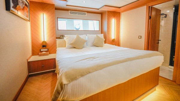 Sailing Yacht King of the Sea