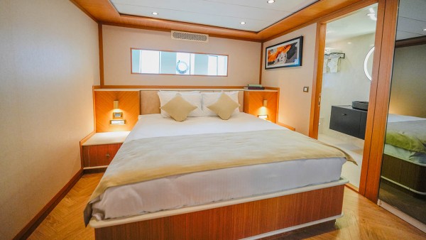 Sailing Yacht King of the Sea