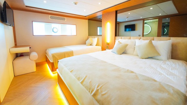Sailing Yacht King of the Sea