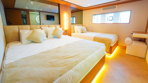 Sailing Yacht King of the Sea