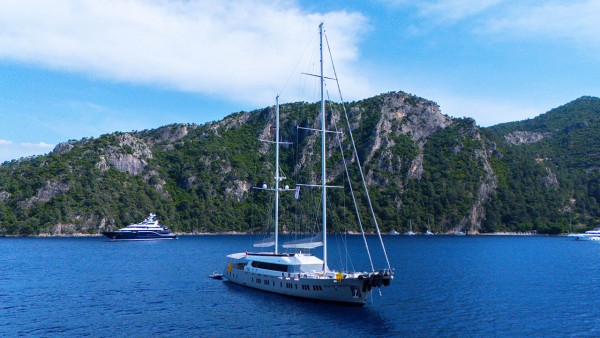 Sailing Yacht King of the Sea