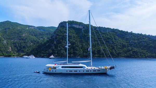 Sailing Yacht King of the Sea