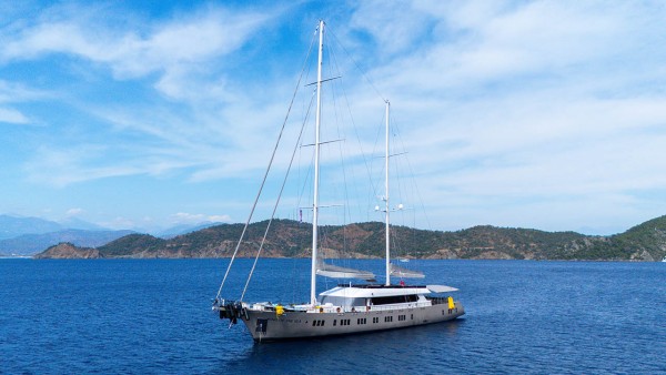 Sailing Yacht King of the Sea