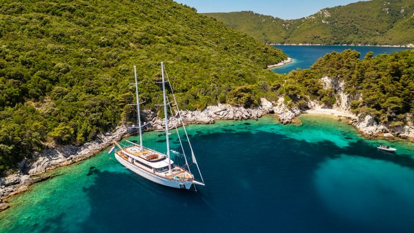 Sailing Yacht Love Story