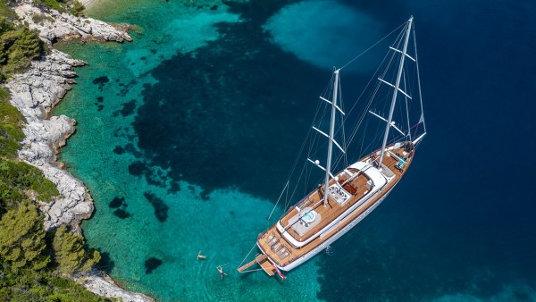 Sailing Yacht Love Story