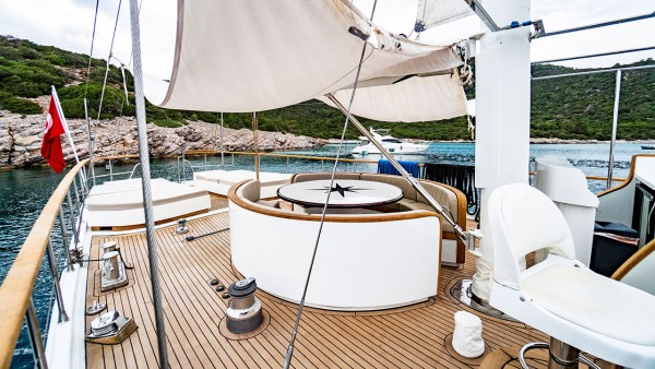 Sailing Yacht Luja