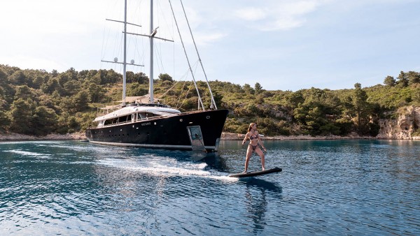 Sailing Yacht Nocturno