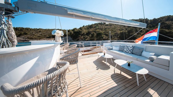 Sailing Yacht Nocturno