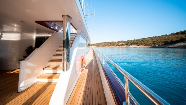 Sailing Yacht Nocturno