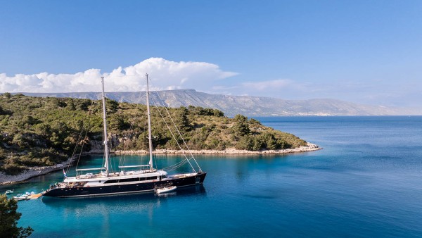Sailing Yacht Nocturno