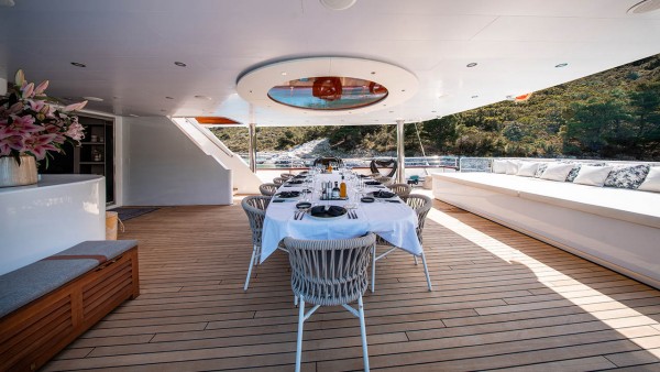 Sailing Yacht Nocturno