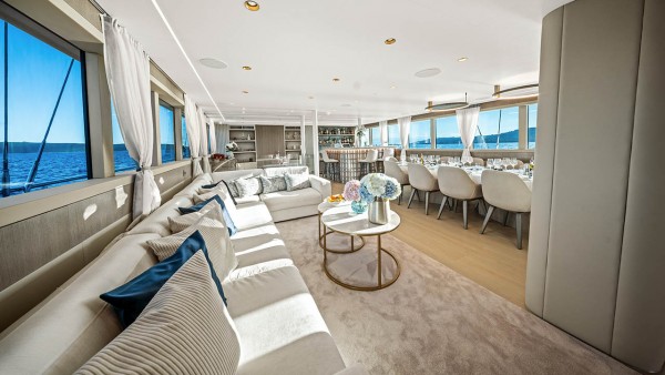 Sailing Yacht Nocturno