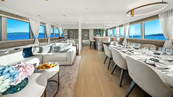 Sailing Yacht Nocturno