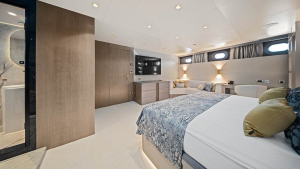 Sailing Yacht Nocturno