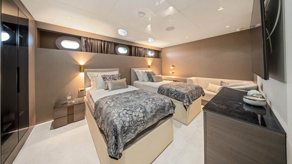 Sailing Yacht Nocturno