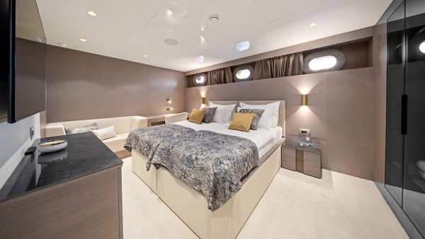 Sailing Yacht Nocturno