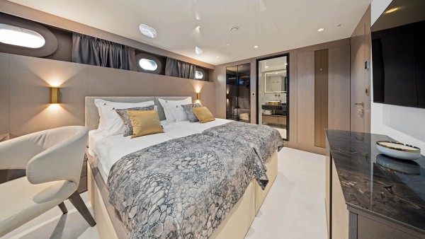 Sailing Yacht Nocturno