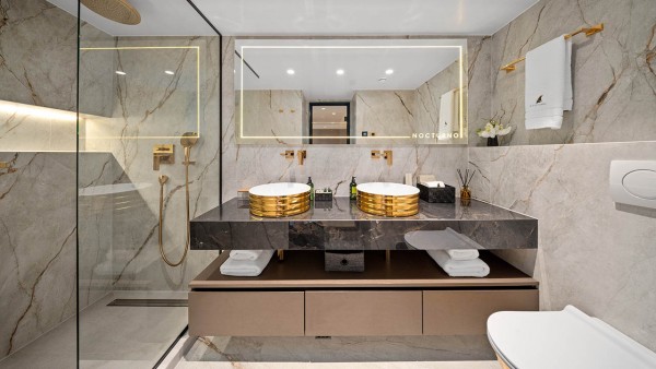 Sailing Yacht Nocturno