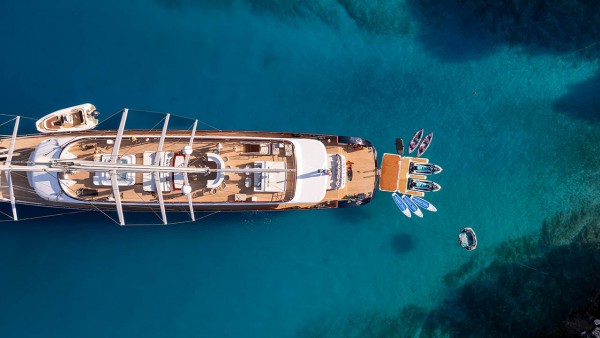 Sailing Yacht Nocturno