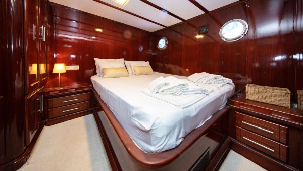 Gulet Phoenix Bronze