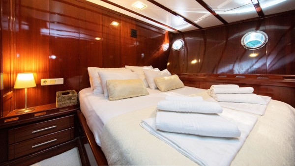 Gulet Phoenix Bronze