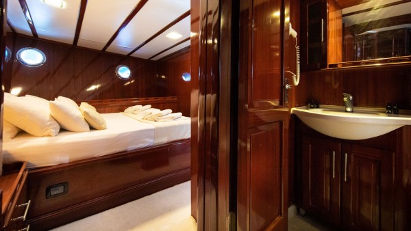 Gulet Phoenix Bronze