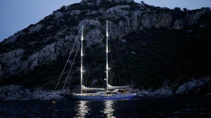 Sailing Yacht Silver Moon