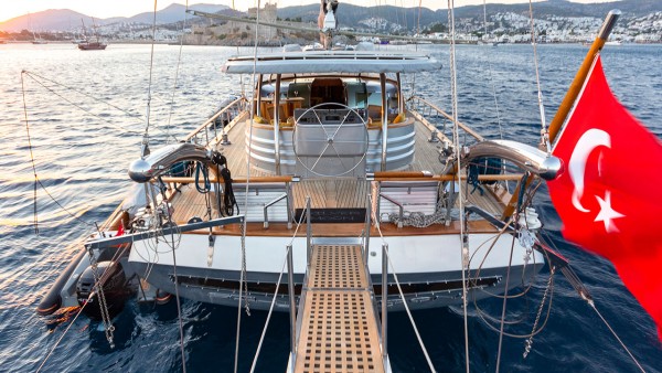 Sailing Yacht Silver Moon