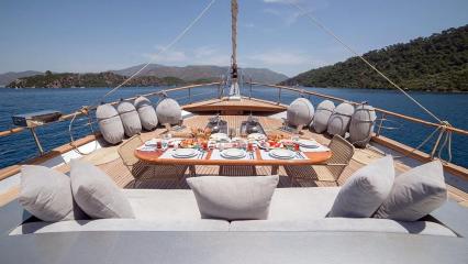 Sailing Yacht Silver Moon