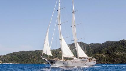 Sailing Yacht Silver Moon