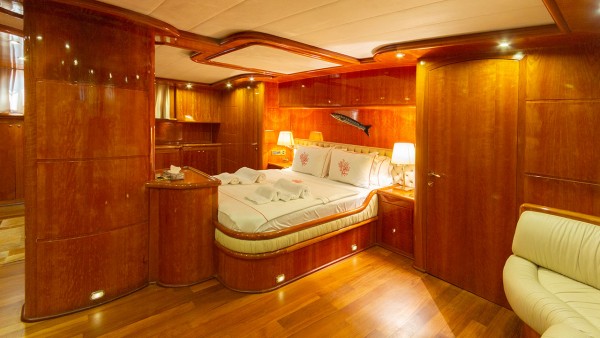 Sailing Yacht Silver Moon