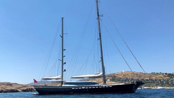 Sailing Yacht Tigra
